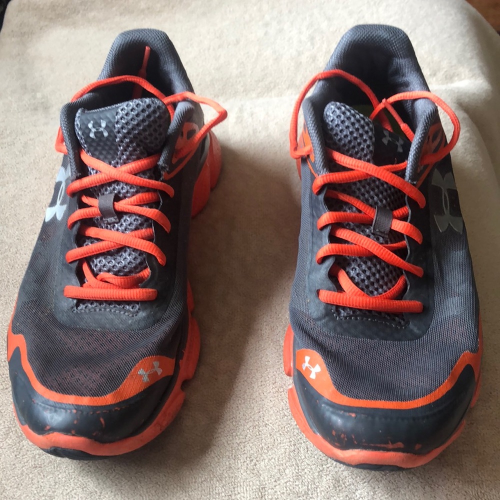 Mens Orange/Gray UA athletic shoes!  Size 81/2. Excellent condition